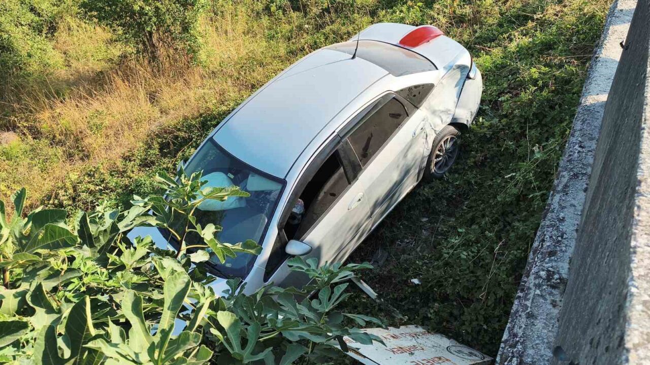 Düzce Merkez Bahçeşehir bağlantı yolunda F.S. yönetimindeki otomobil kontrolden çıkarak