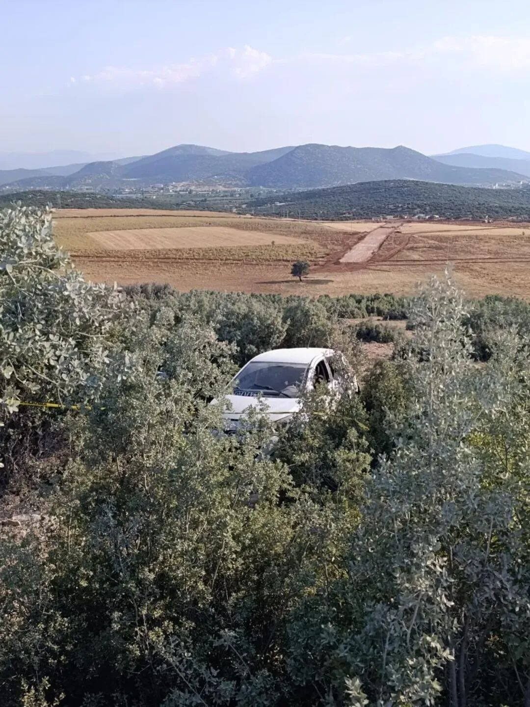 Antalya'nın Korkuteli ilçesinde, seyir halindeki Bayram Borazan’ın aracı, kontrolünü kaybedip
