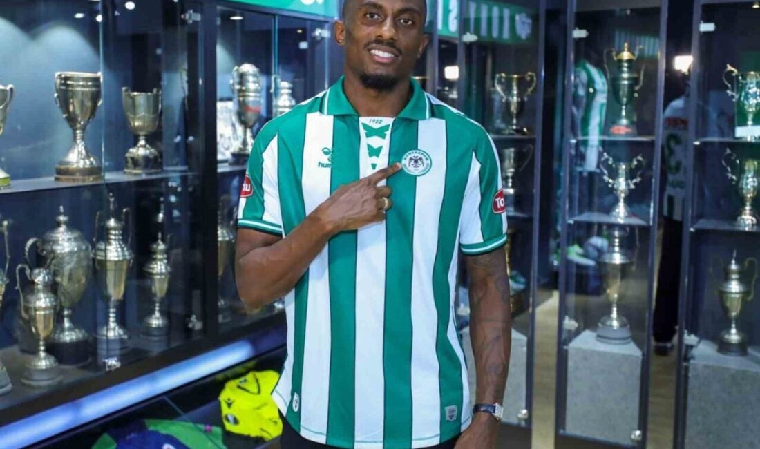 Konyaspor, sağ bek Yhoan Andzouana'yı 3 yıllığına kadrosuna kattı. Andzouana,