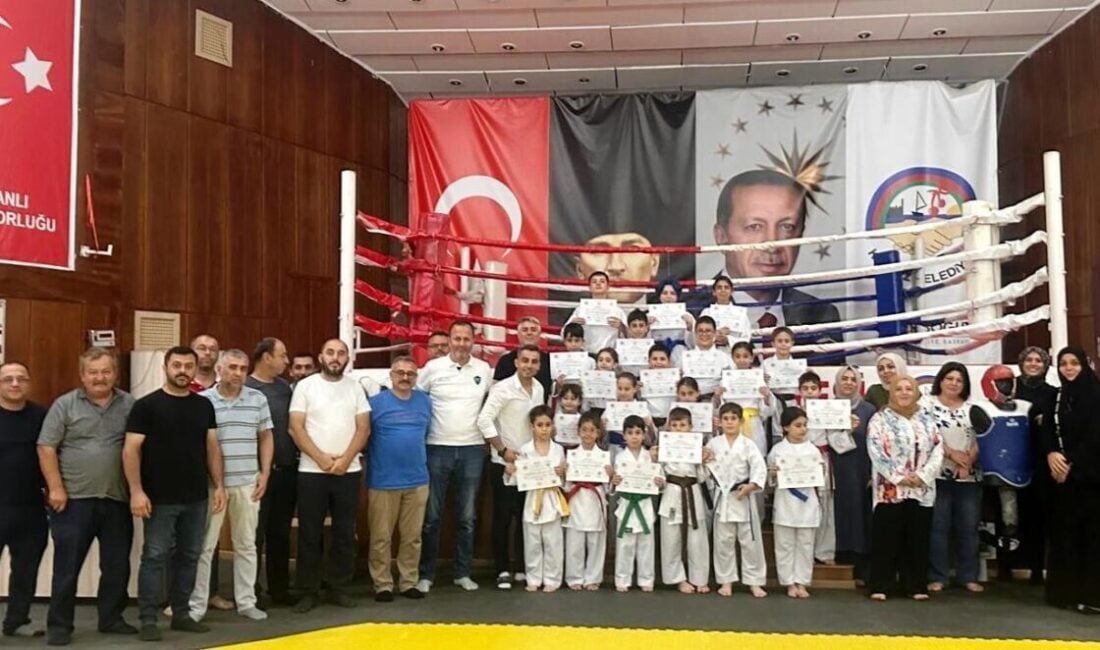 Körfez'de 23 minik karateci, yapılan kuşak sınavında başarı göstererek yeni