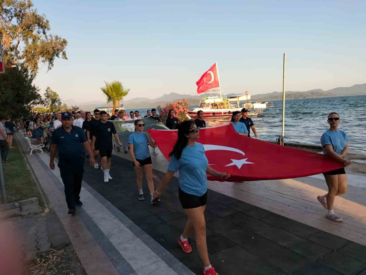Muğla'nın Köyceğiz ilçesinde 26. Yaşar Sevim Plaj Hentbolu Turnuvası başladı.