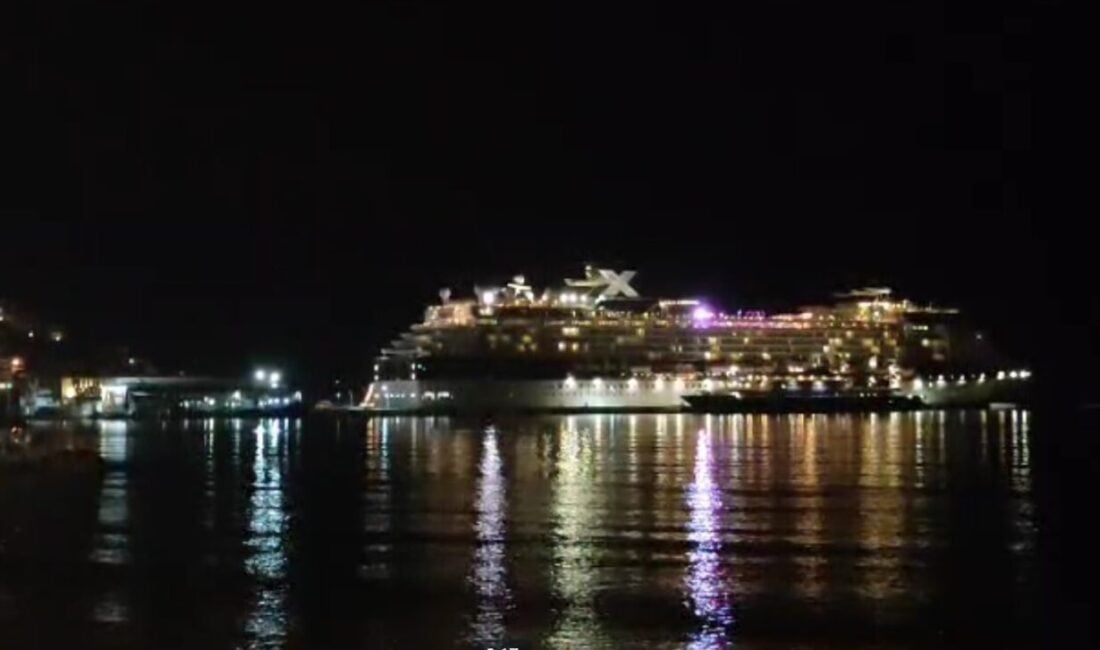 Aydın'ın Kuşadası ilçesindeki Celebrity Infinity kruvaziyer gemisinde elektrik arızası nedeniyle