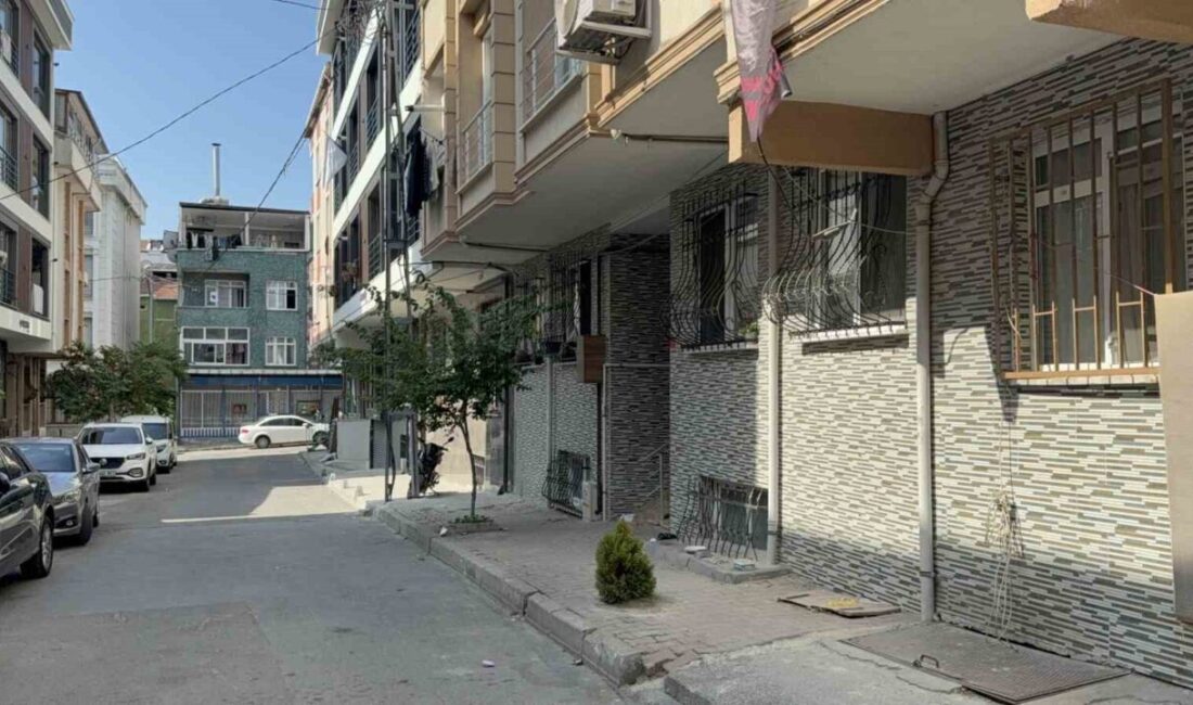 Küçükçekmece’de yeni evli Nazım Özayyıldız, eşi Özlem Özayyıldız ile çıkan