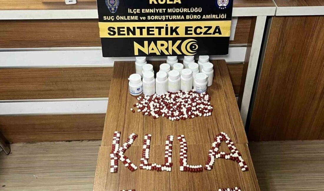 Manisa'nın Kula ilçesinde düzenlenen uyuşturucu operasyonlarında 7 şüpheli gözaltına alındı.