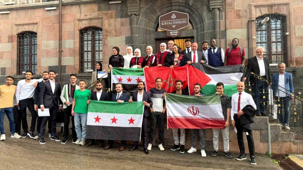 Erzurum Uluslararası Öğrenci Derneği (ERULDER), 2025 Mezuniyet Töreni'ni Müceldili Konağında