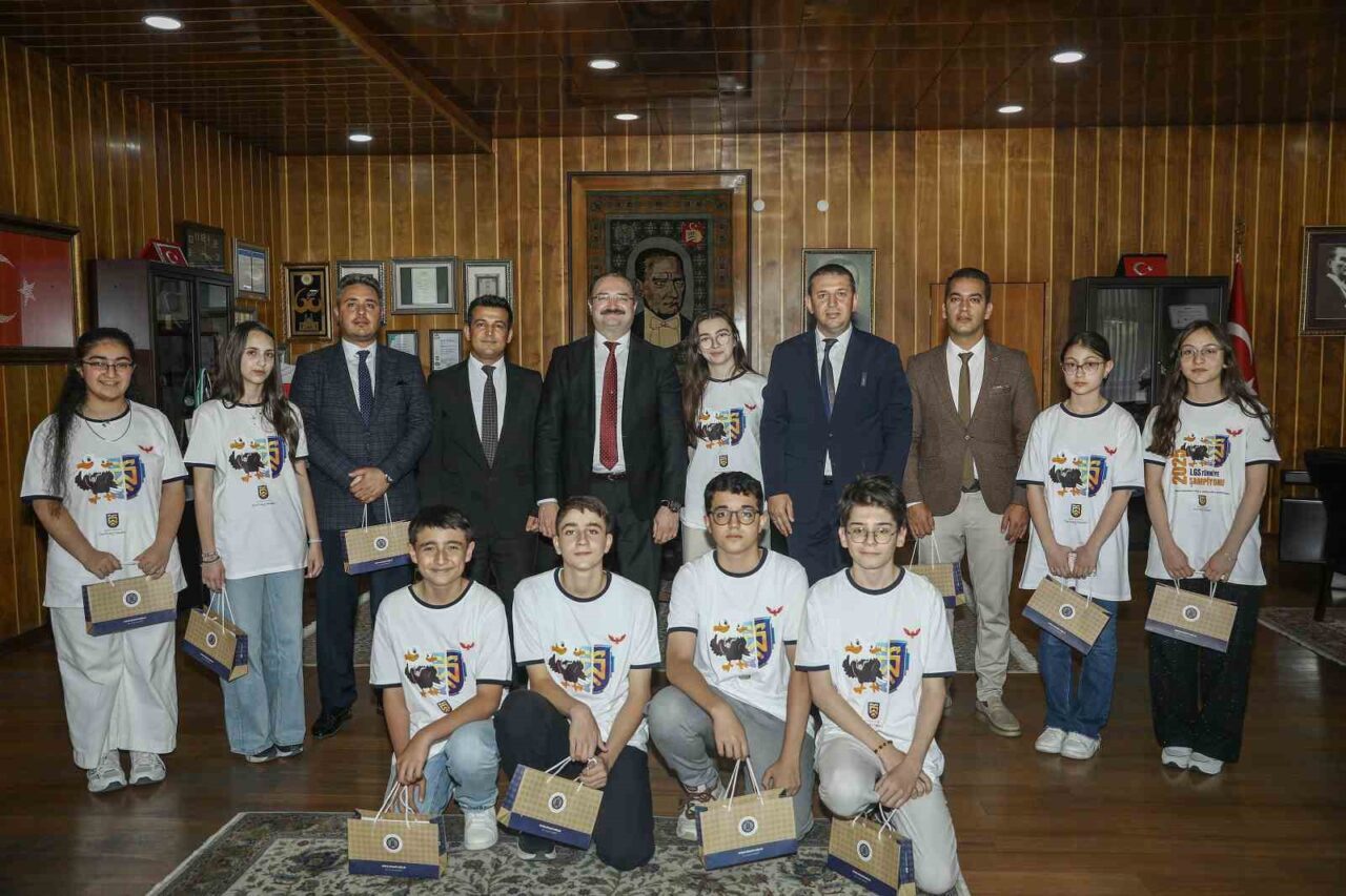 Atatürk Üniversitesi Özel Vakıf Okulları, 2025 LGS'de Türkiye birinciliği elde