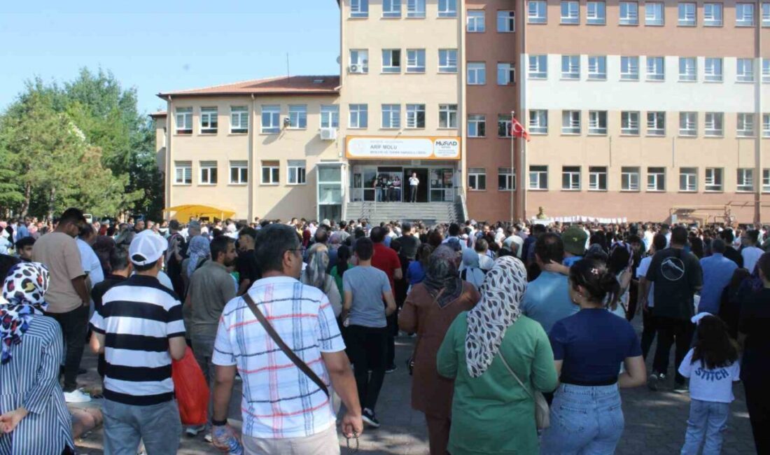 2025 Liselere Geçiş Sınavı'nda Türkiye genelinde 719 öğrenci 500 tam