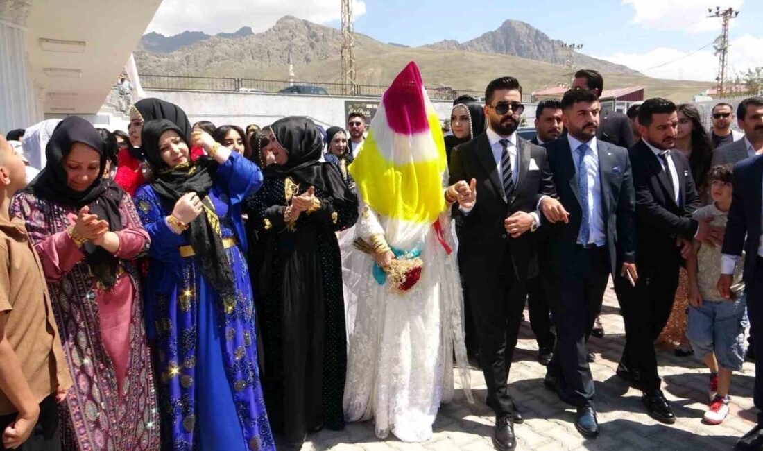 Van'da Mahmedpiran Aşireti'nin lideri Çetin Can, yeğeni Diyar Can'ın düğününde