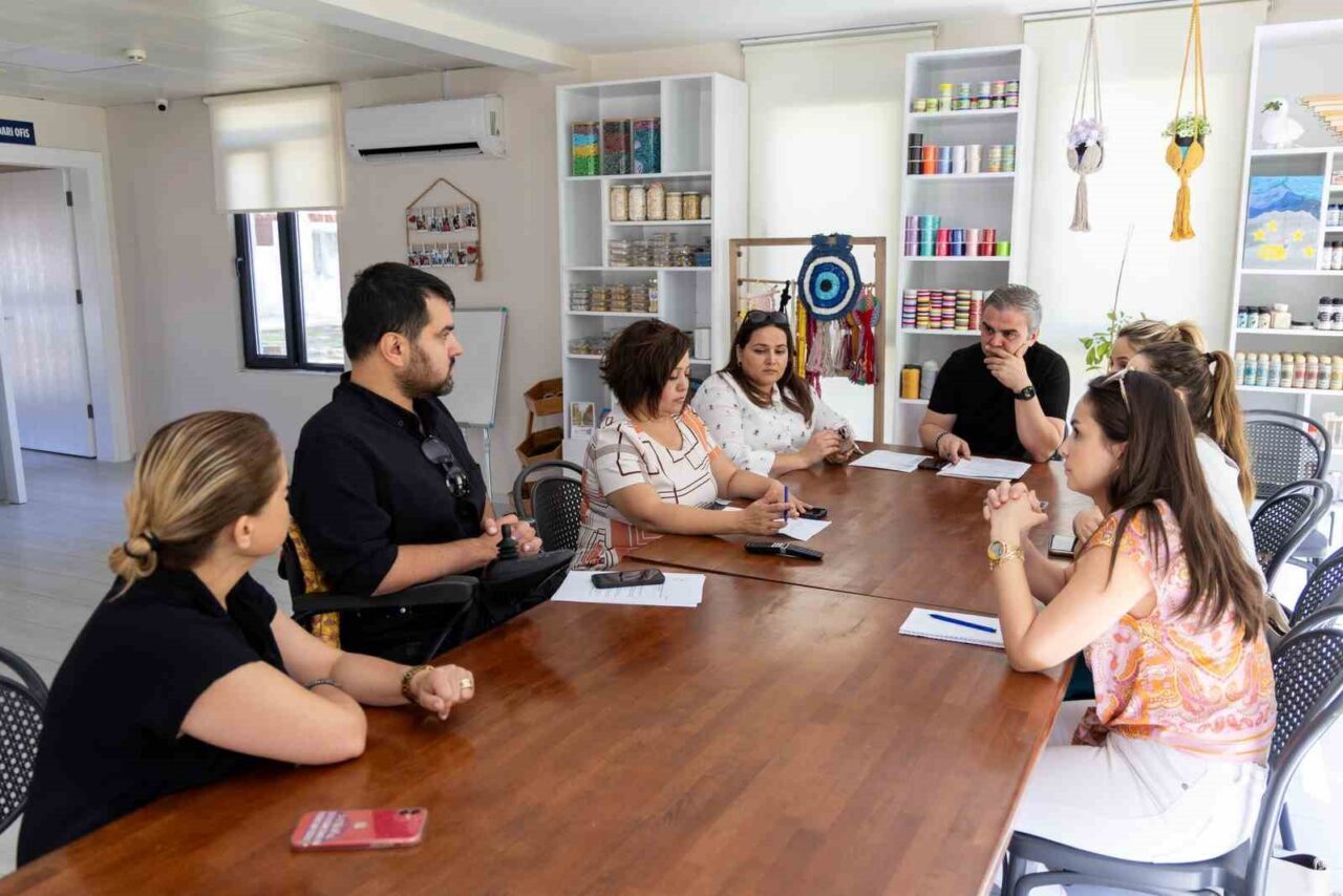 Manavgat Belediyesi Engelsiz Hizmet Komisyonu, 2025'in ilk toplantısını Engelliler Derneği'nde
