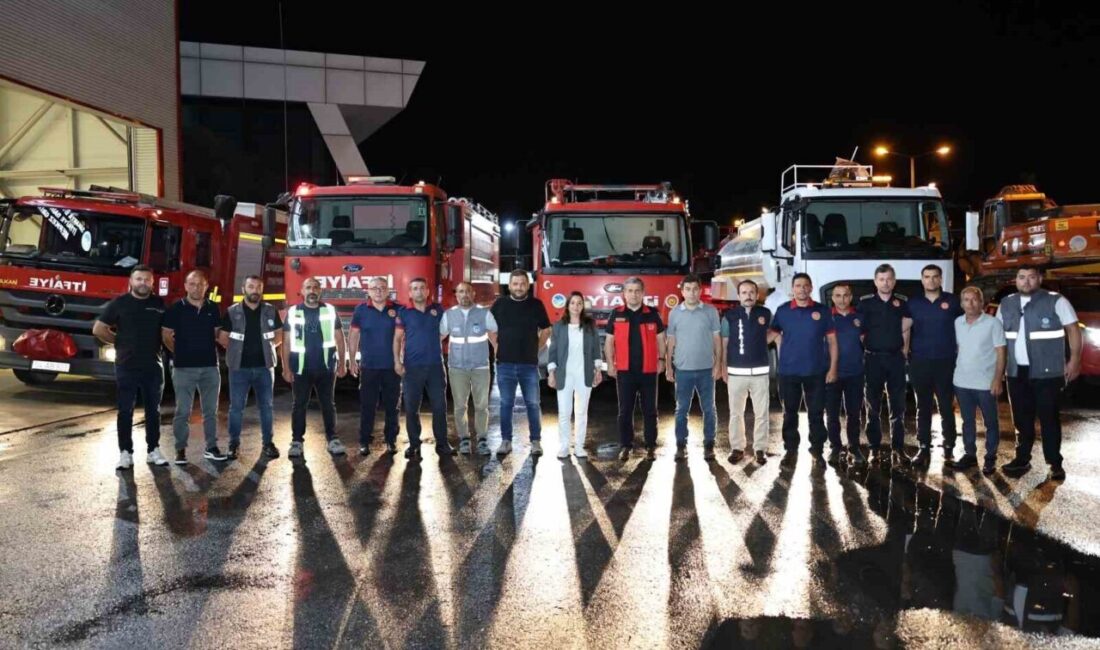 Manisa'daki orman yangınına destek için Sakarya Büyükşehir Belediyesi, 2 itfaiye