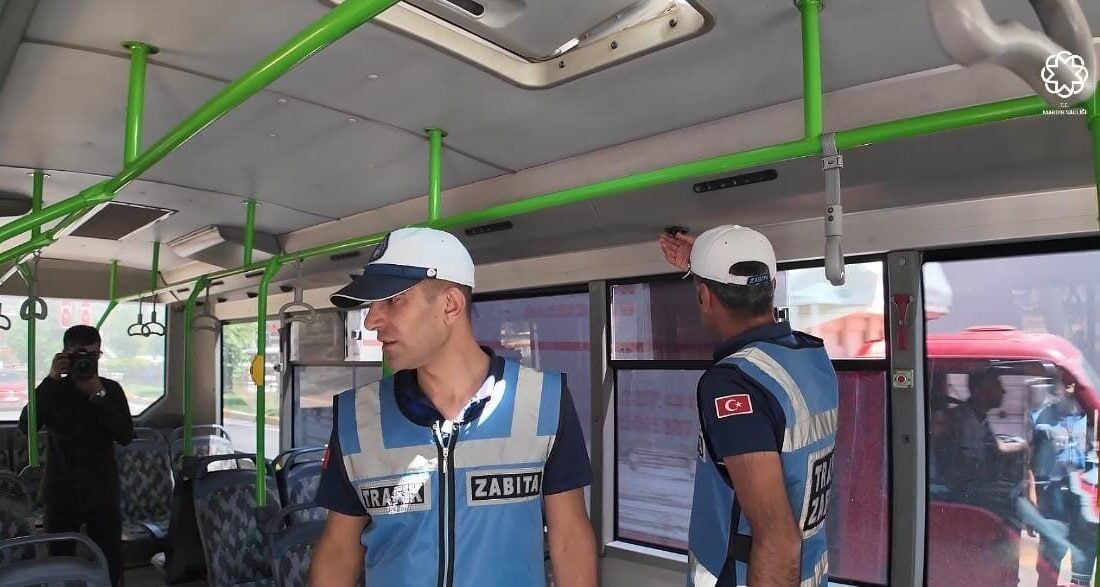 Mardin'in Artuklu ilçesindeki aşırı sıcaklar, toplu taşıma araçlarında klima kullanılmaması