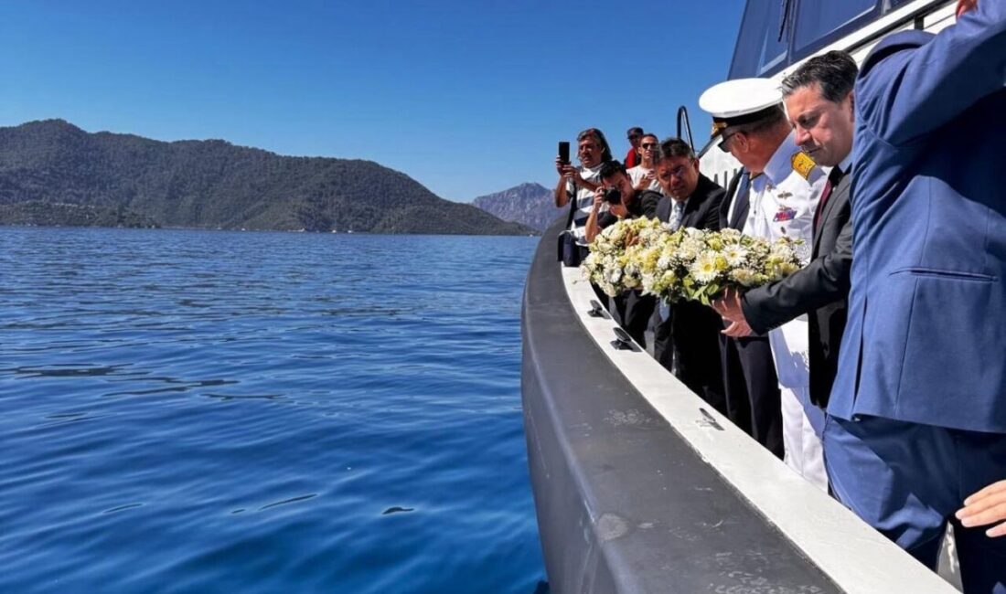 1 Temmuz Kabotaj Bayramı, Marmaris'te Atatürk Meydanı'ndaki çelenk sunma töreniyle