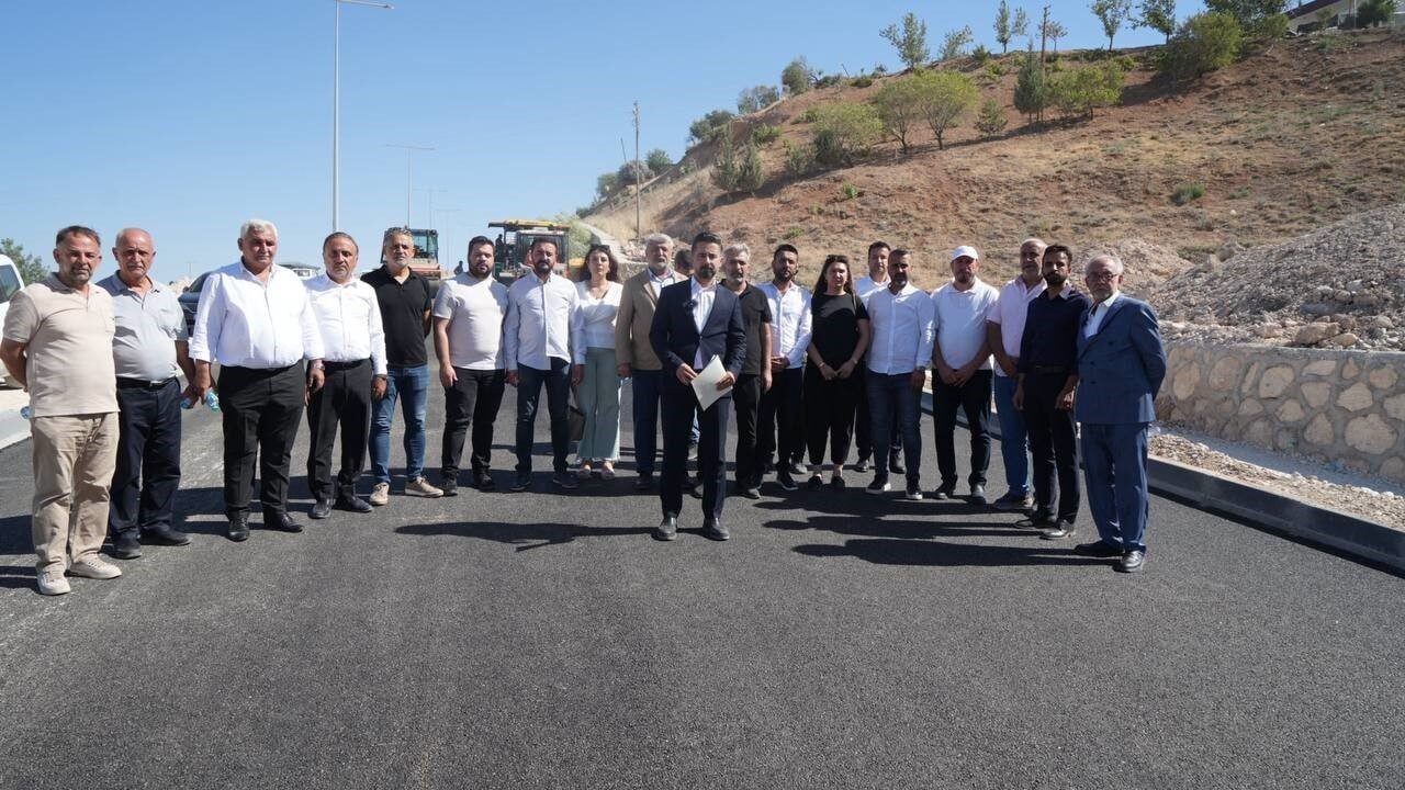 Adıyaman Belediye Başkanı Abdurrahman Tutdere’nin gözaltındaki mektubunu okuyan Başkan Vekili