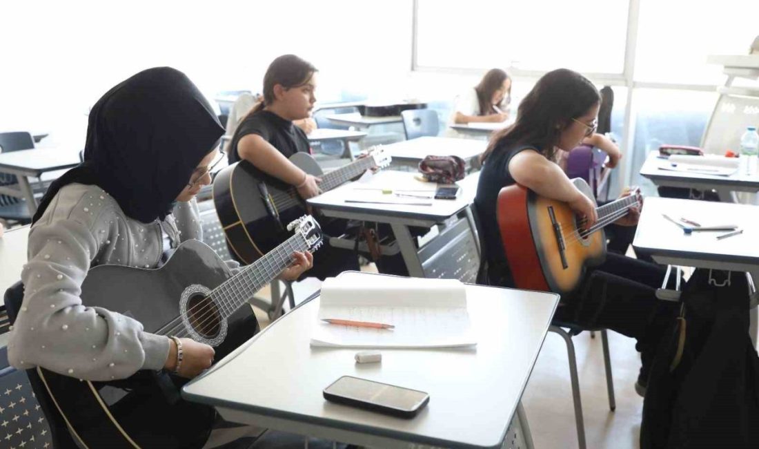 Melikgazi Belediyesi, 7-14 yaş arasındaki çocuklar için düzenlediği yaz kurslarına