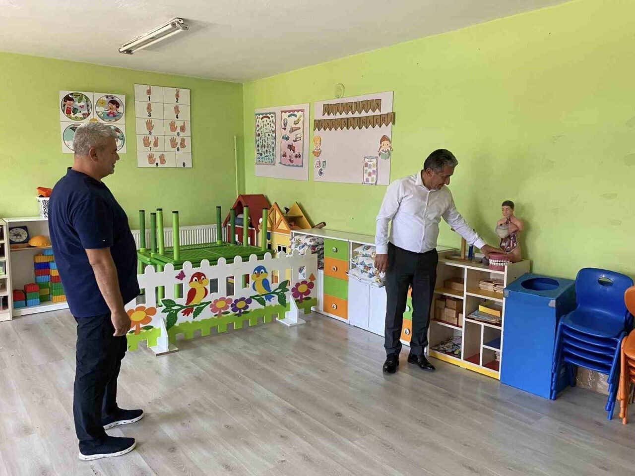 Menteşe İlçe Milli Eğitim Müdürü İdris Kömürcü, yaz tatilindeki bakım