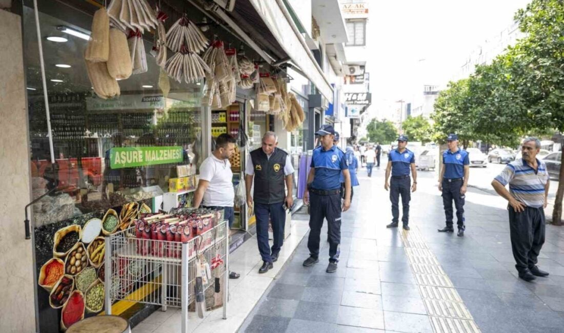 Mersin'de Zabıta ekipleri, yol ve kaldırım işgallerine karşı denetimlerini sürdürüyor.