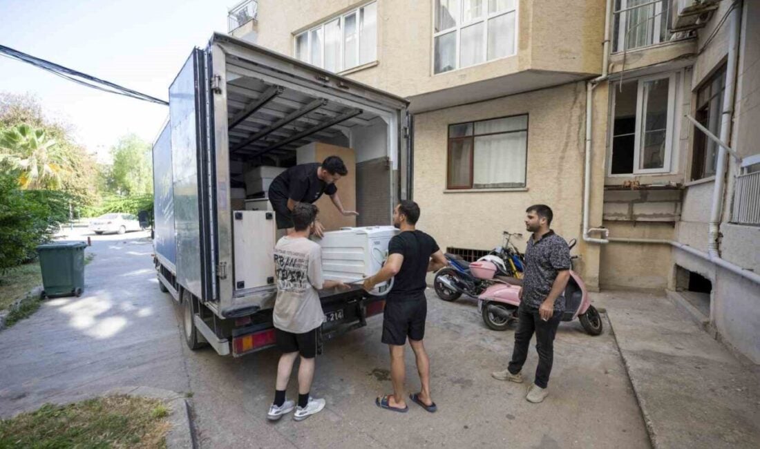 Mersin Büyükşehir Belediyesi, üniversite öğrencilerine yönelik 'TaşıYanım' projesiyle şehir içi