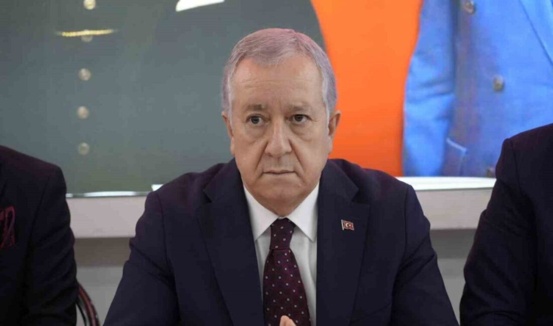 MHP Genel Başkan Yardımcısı Sadir Durmaz, Gümüşhane'de partililerle bir araya