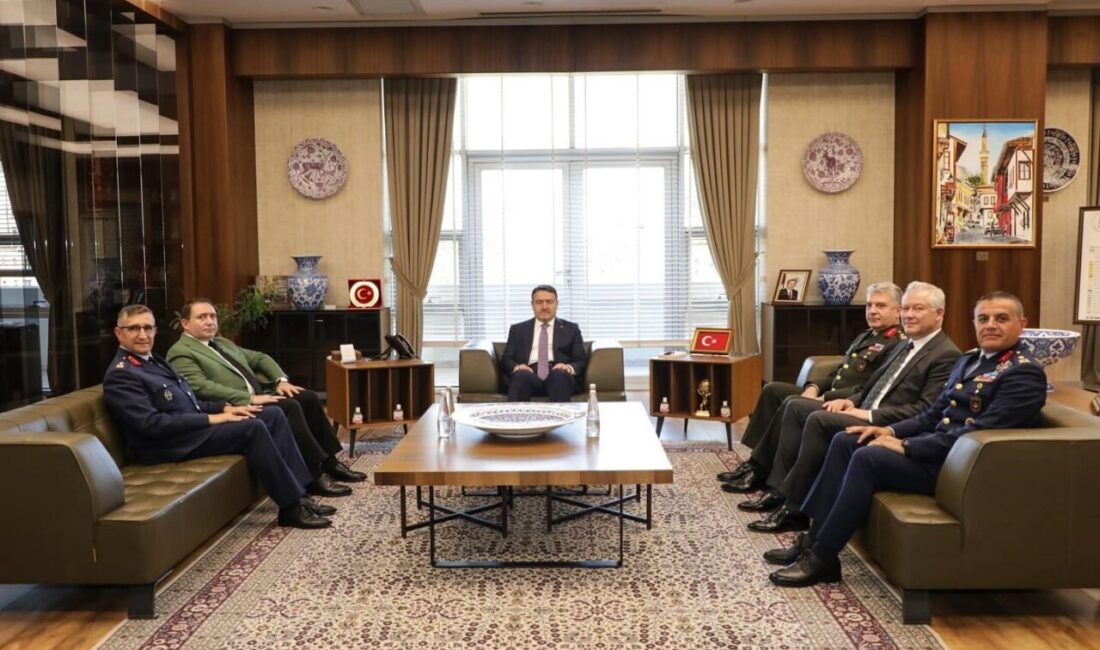 Kütahya Valisi Musa Işın, Milli Savunma Bakanlığı’nın heyetini kabul etti.