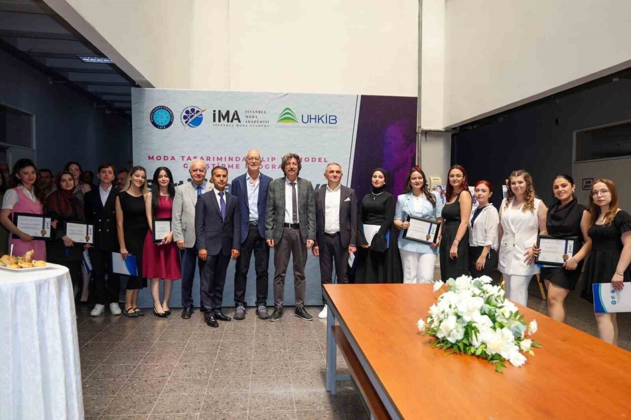 Bursa Uludağ Üniversitesi, uluslararası standartlarda moda profesyonelleri yetiştiren "Moda Tasarımında