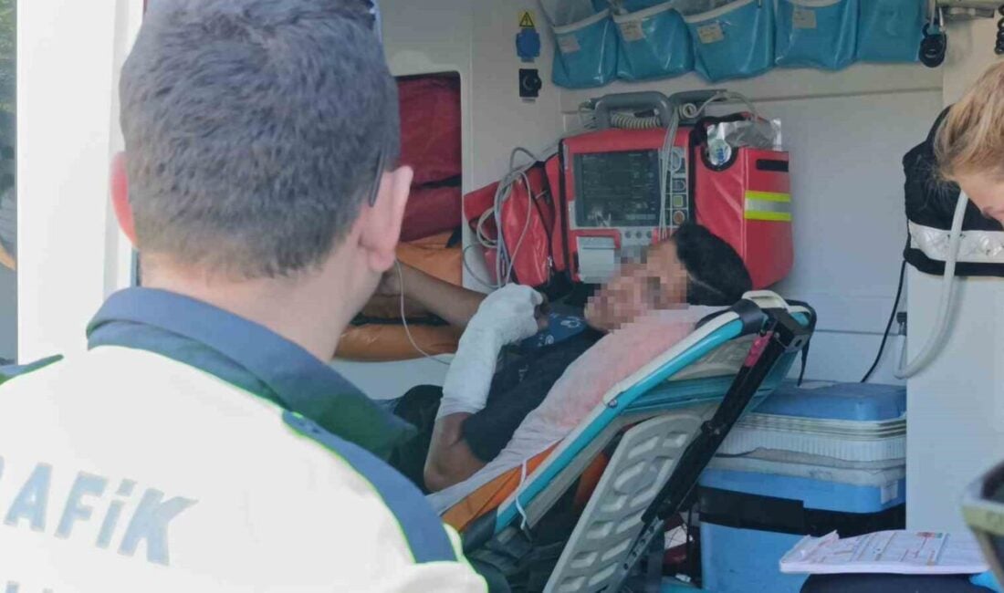 Antalya'nın Manavgat ilçesinde meydana gelen kazada, yaralı Mehmet D. bisikletle