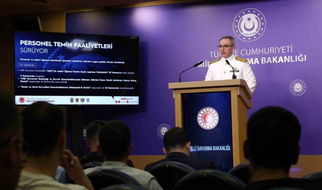 Milli Savunma Bakanlığı, 2 PKK'lı teröristin teslim olduğunu açıkladı. Tuğamiral