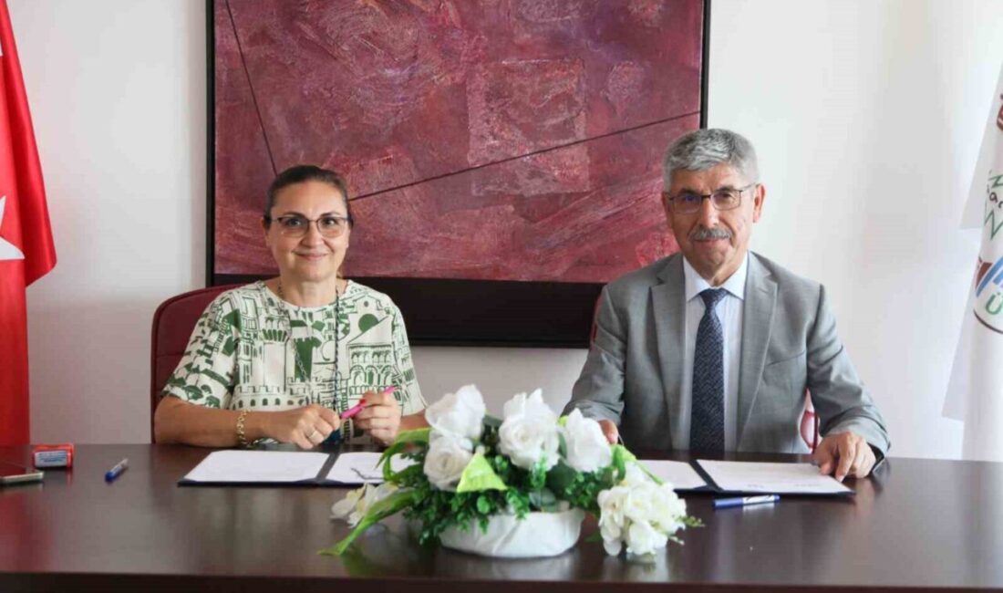 Muğla Sıtkı Koçman Üniversitesi Rektörü Prof. Dr. Turhan Kaçar ve
