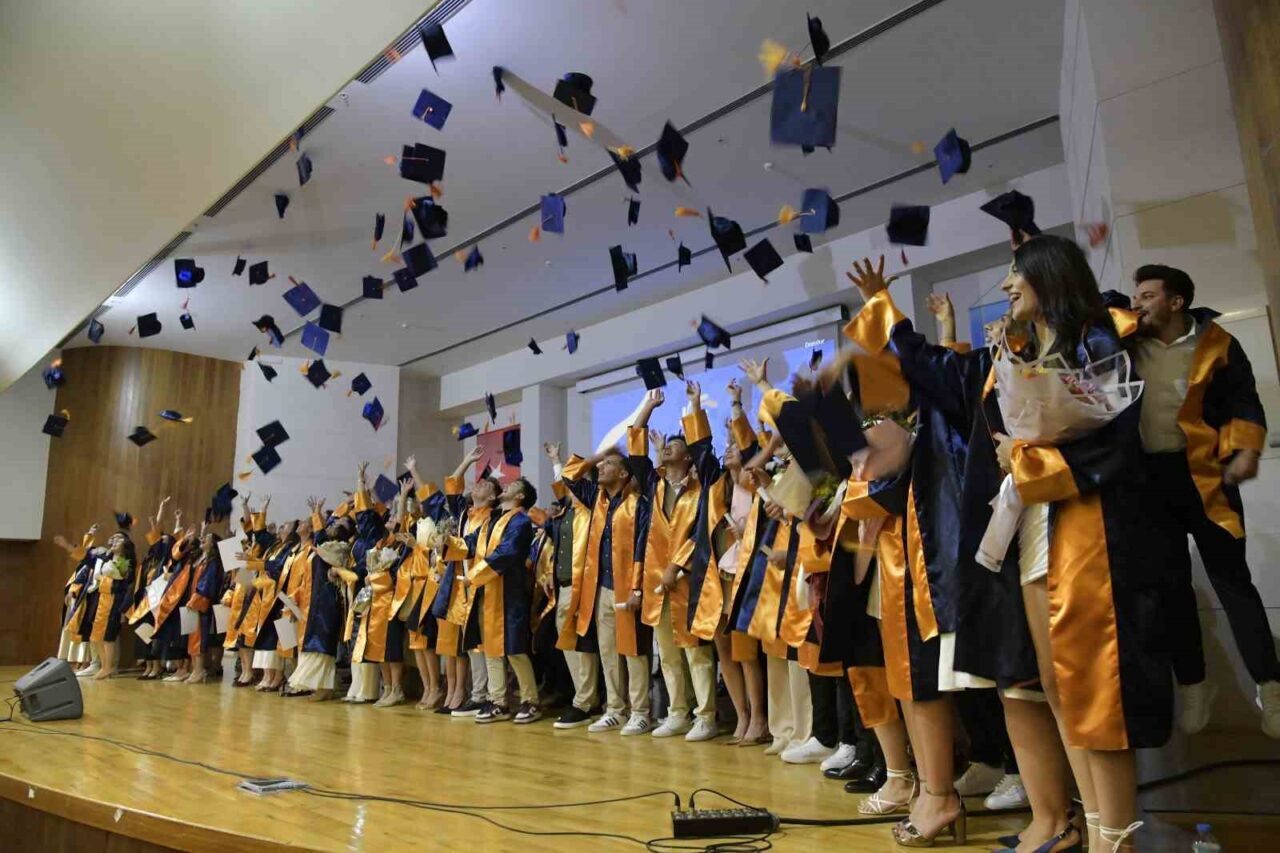 Muğla Sıtkı Koçman Üniversitesi, 2024-2025 Eğitim Öğretim Yılı mezuniyet törenlerini