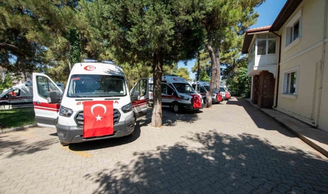 Muğla'da acil sağlık hizmetlerini geliştirmek için 4 yeni donanımlı ambulans