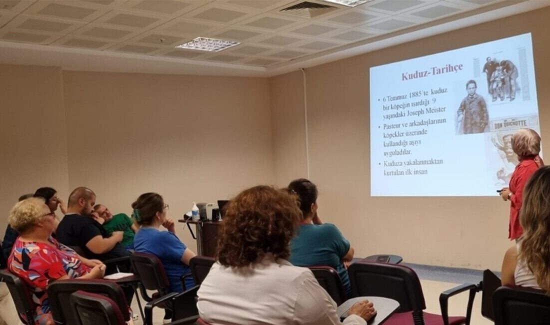 Nazilli Devlet Hastanesi, acil servis hekimleri ve aşı birimi hemşireleri