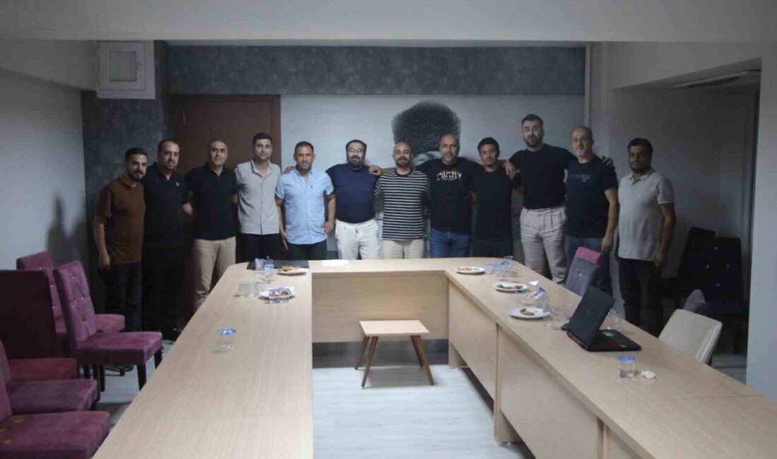 Nazillispor'un yeni yönetimi, Alem Gençlik taraftar grubu ile bir araya