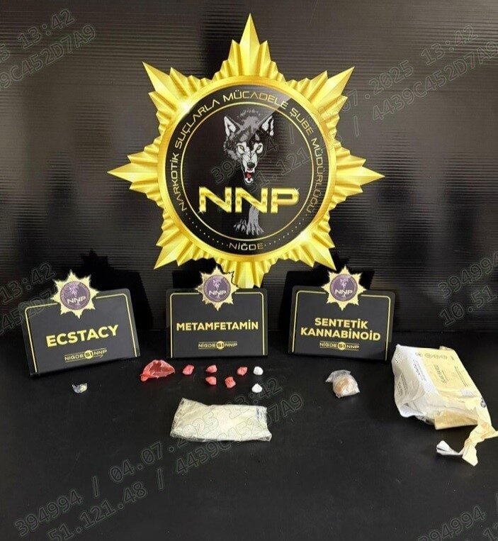 Niğde'de gerçekleştirilen operasyonda, uyuşturucu ticareti yapan iki kişi yakalandı. Niğde