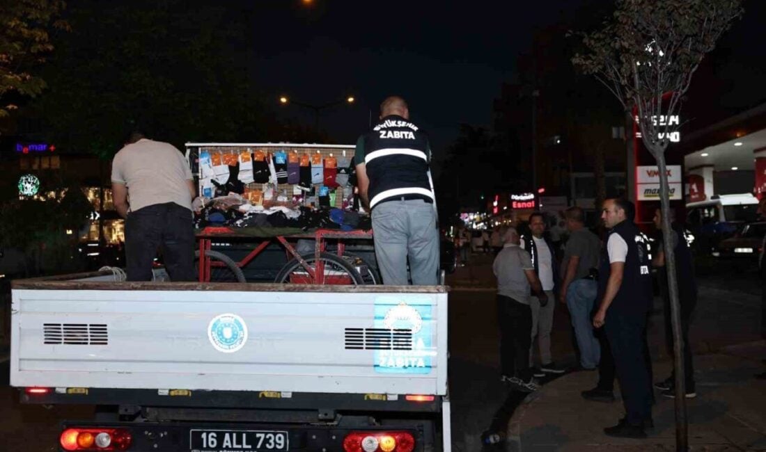 Bursa'da Nilüfer ve Büyükşehir Belediyesi zabıta ekipleri, seyyar satıcılara yönelik