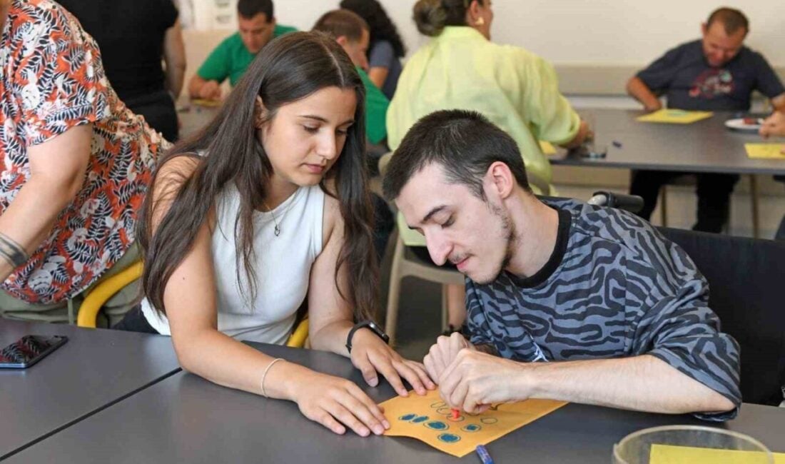 Osmangazi Belediyesi Engelli Bakım Merkezi, özel bireyler için düzenlediği müzik