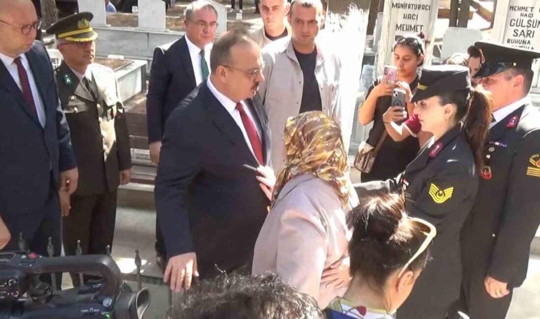 Aydın’da 15 Temmuz anma töreninde 83 yaşındaki şehit annesi Habibe