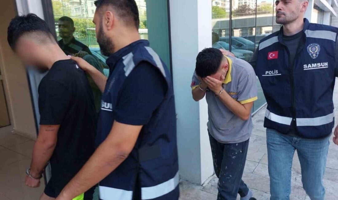 Samsun'un Canik ilçesindeki Uludağ Ortaokulu'nda pencereden girerek 3 bin 300