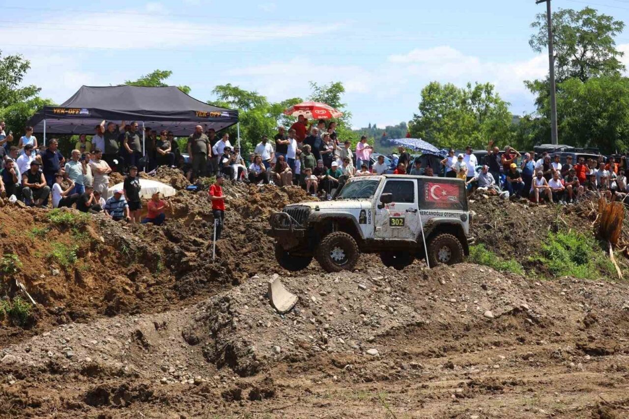 Ordu'nun ev sahipliğinde düzenlenen 18. Karadeniz Off-Road Kupası, 20 araç