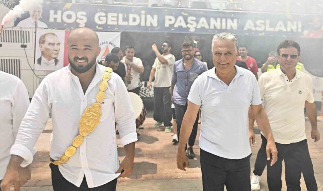 664. Kırkpınar Yağlı Güreşleri'nde altın kemeri kazanan Orhan Okulu, Antalya'da