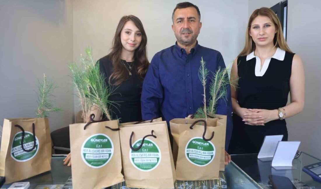 Hatay’da sarraflık yapan Ahmet Güney, orman yangınlarından etkilenen bölgeye destek
