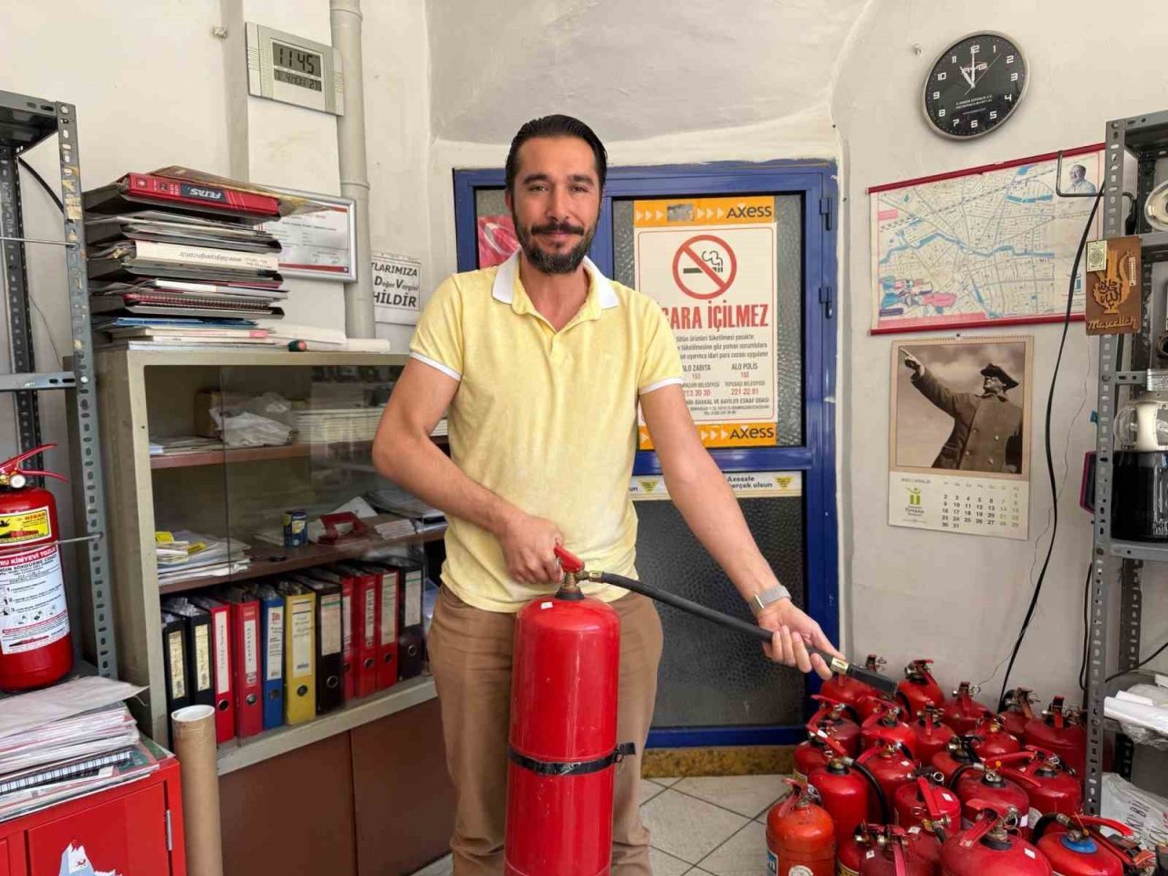 Eskişehir'de yangın söndürme cihazı satan Murat Pazarlı, artan yangınlarla beraber