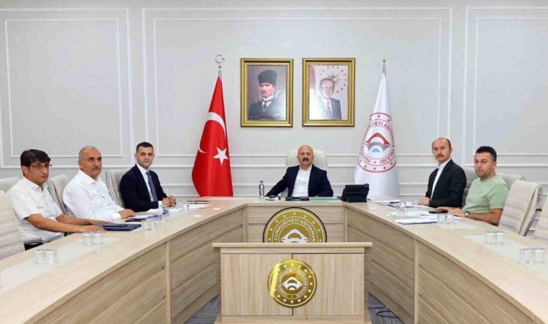6 Şubat depremlerinin ardından Adıyaman'da orta hasarlı yapılar için yıkım