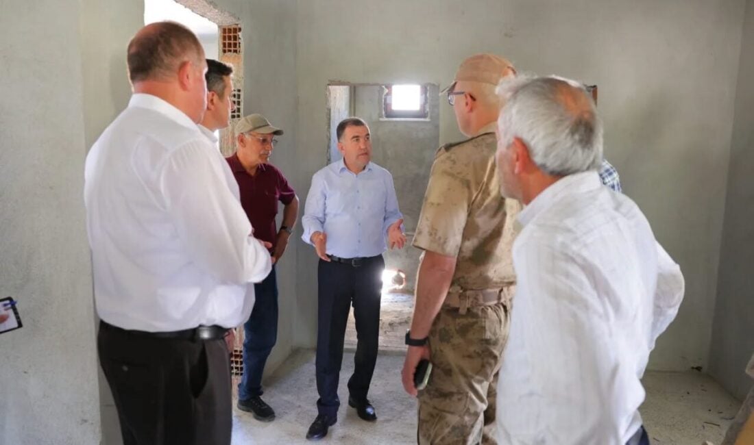 Bayburt Valisi Mustafa Eldivan, Ortaçımağıl ve Aşağıçımağıl köylerini ziyaret ederek