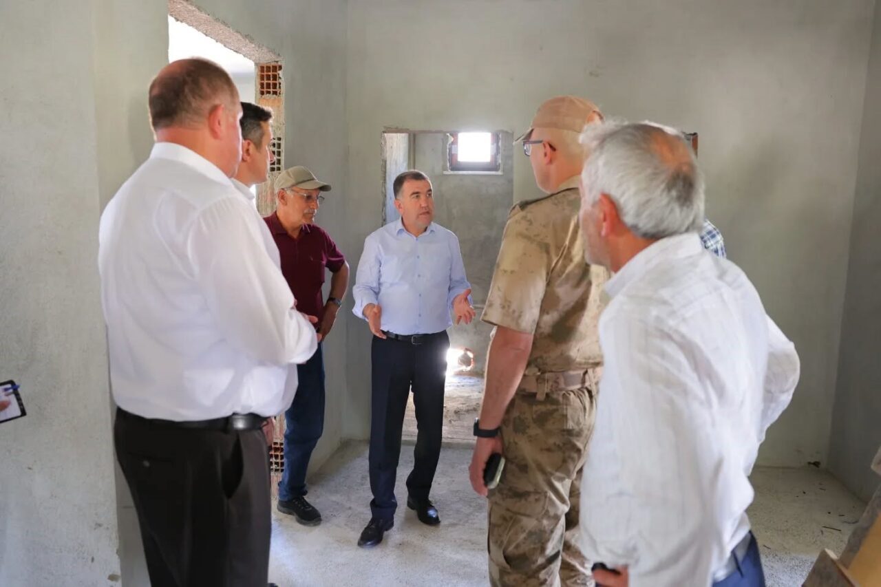 Bayburt Valisi Mustafa Eldivan, Ortaçımağıl ve Aşağıçımağıl köylerini ziyaret ederek