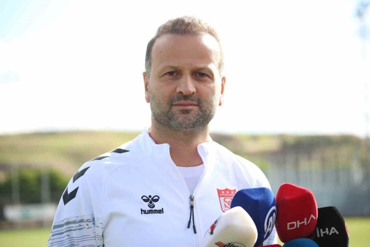 Sivasspor'un teknik direktörü Osman Zeki Korkmaz, eski öğrencisi Gaoussou Diarra'nın