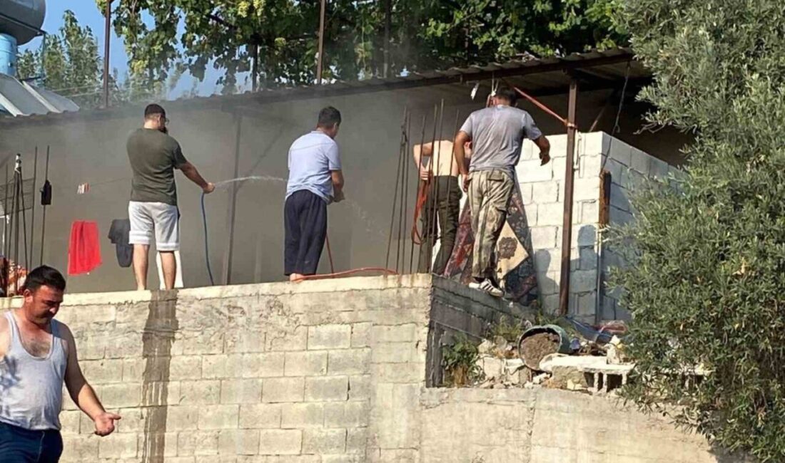 Osmaniye'nin Düziçi ilçesinde Elmas Yücel'e ait evde çıkan yangın, itfaiye