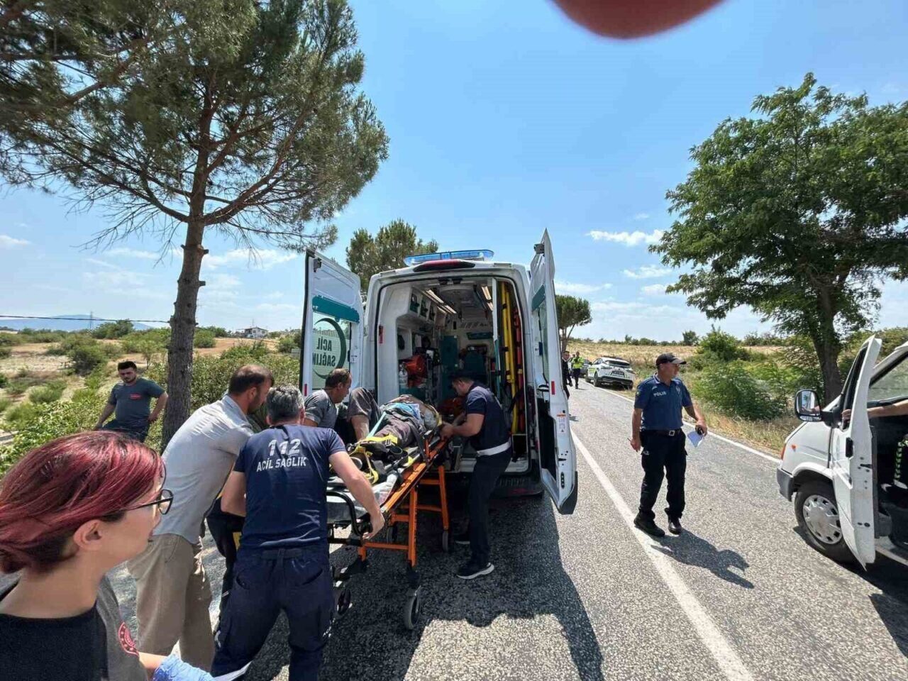 Manisa'nın Demirci ilçesinde S.Ö. yönetimindeki otomobilin ağaca çarpması sonucu İbrahim