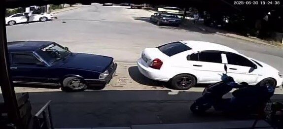 Sakarya'nın Akyazı ilçesinde motosiklet ile otomobilin çarpışması sonucu F.C. ve