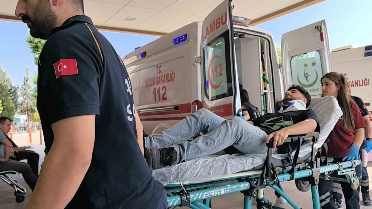 Bursa'nın İnegöl ilçesinde Yusufcan B. (19) yönetimindeki otomobil kontrolden çıkarak