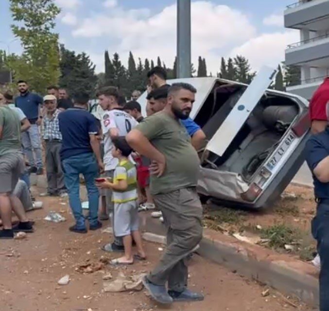 Gaziantep'in Şehitkamil ilçesinde, ismi belirlenemeyen bir sürücü, 27 LT 617