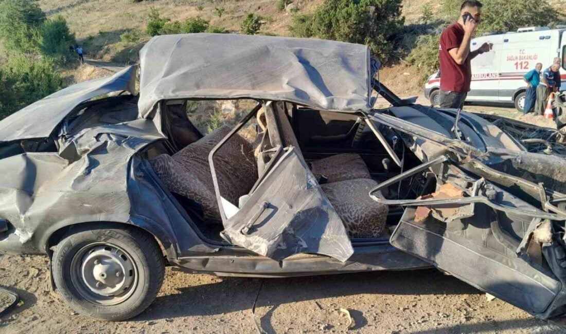 Adana'nın Pozantı ilçesinde piknik dönüşü sürücü Cumali Körkün'ün kullandığı otomobil